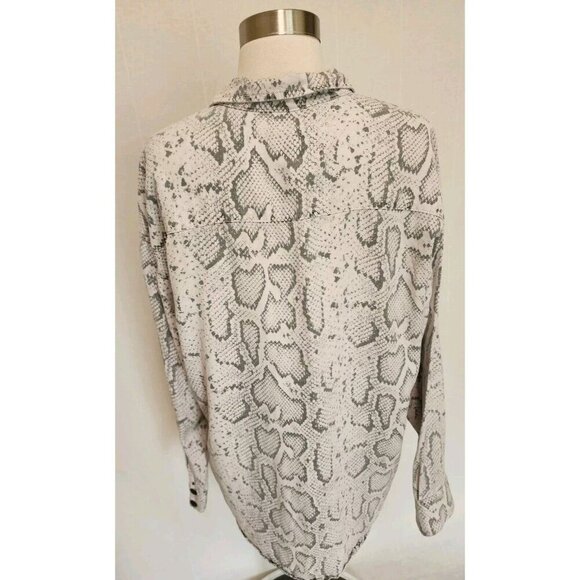 Pam & Gela Snake Print Oversized Shirt Size Small Gray - Picture 3 of 8